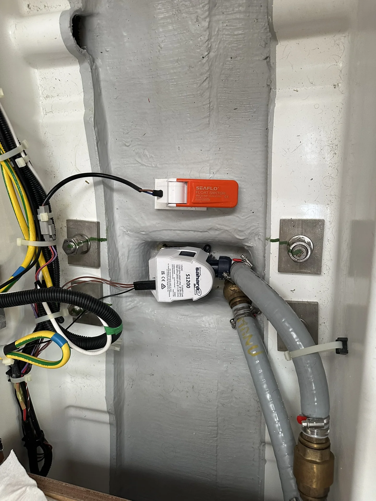 Seaflo float switch and Sahara S1200 bilge pump installed in a vessel